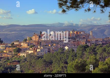 Frankreich, Vaucluse Roussillon das Dorf und Mont Ventoux Stockfoto