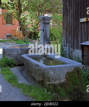 Frankreich, Haute-Savoie (74) Servoz, Steinbrunnen Stockfoto