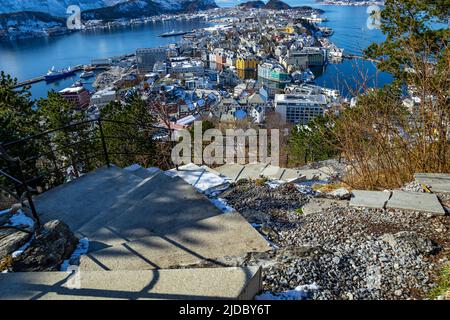 Stadt Alesund Aussichtspunkt Schritte Norwegen Nordeuropa Stockfoto