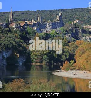 Frankreich, das Dorf Gard Aigueze, die Schluchten des Ardèche Stockfoto