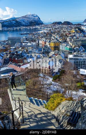 Stadt Alesund Aussichtspunkt Schritte Norwegen Nordeuropa Stockfoto