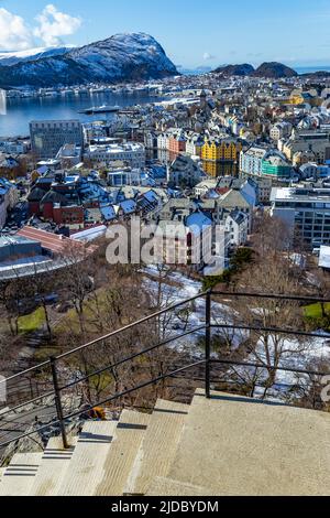 Stadt Alesund Aussichtspunkt Schritte Norwegen Nordeuropa Stockfoto