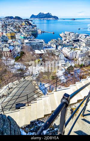 Stadt Alesund Aussichtspunkt Schritte Norwegen Nordeuropa Stockfoto