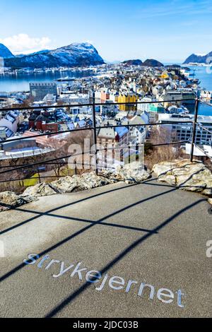 Stadt Alesund Aussichtspunkt Schritte Norwegen Nordeuropa Stockfoto