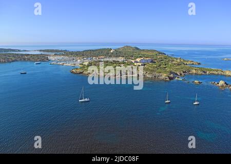 Frankreich, Var, Embiez Island, die größte Insel, gegenüber der Stadt Six-Fours-les-Plages (Luftaufnahme) Stockfoto