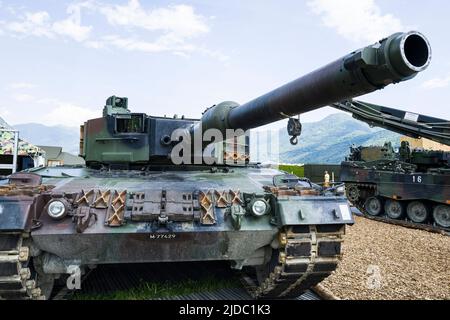 Schweiz, Kanton Tessin, Magadino-Locarno, Militärausstellung, Leopard-Hauptkampfpanzer Stockfoto