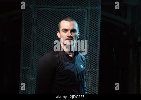 RUPERT FRIEND in STARRED UP (2013), Regie: DAVID MACKENZIE. Kredit: Film4 / Album Stockfoto