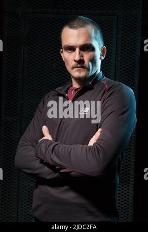 RUPERT FRIEND in STARRED UP (2013), Regie: DAVID MACKENZIE. Kredit: Film4 / Album Stockfoto