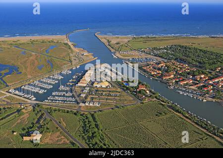 Frankreich, Hafen von Cabanes de Fleury d'Aude, Fischerhafen an der Mündung des Flusses Aude (Luftaufnahme) Stockfoto