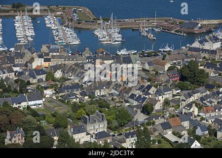 Frankreich, Manche Saint-Vaast-la-Hougue und der Hafen, (Luftaufnahme) Stockfoto