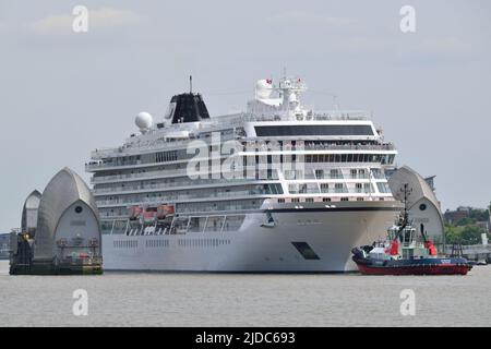 Kreuzschiff VIKING VENUS bei der Ankunft auf der Themse in London Stockfoto