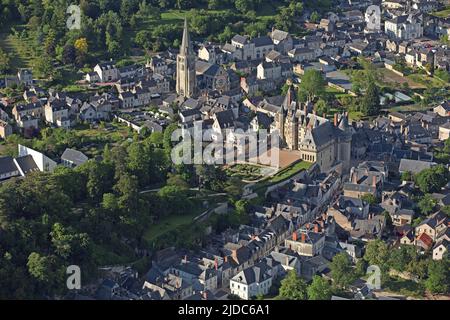 Frankreich Indre-et-Loire, Langeais Stadt und das Schloss (Luftaufnahme) Stockfoto