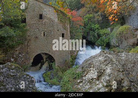 Frankreich, Gard Navacelles, Gorges de la Vis das Wiederaufleben und die Mühle von Foux Stockfoto