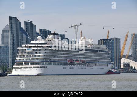 Kreuzschiff VIKING VENUS bei der Ankunft auf der Themse in London Stockfoto