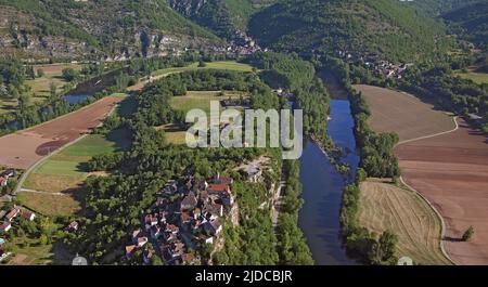 Frankreich, Lot Calvignac, Luftaufnahme des Dorfes, Tal des Lot Stockfoto