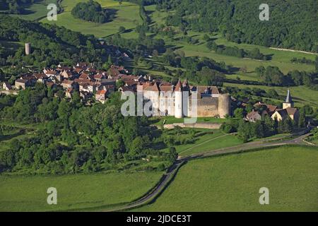 Frankreich, Côte-d'Or, Châteauneuf-en-Auxois, Dorf mit der Bezeichnung Les Plus Beaux Villages de France (Luftaufnahme) Stockfoto