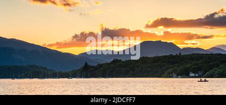 Sonnenuntergang über Loch Lomond von Milarrochy Bay, Trossachs National Park, Südschottland, Großbritannien Stockfoto