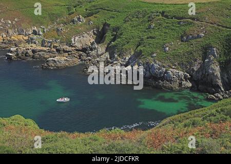 Frankreich, Finistère Cléden-Cap-Sizun, Küstenlandschaft, Klippe und Küstenstraße Stockfoto