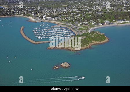 Frankreich, Cotes-d'Armor, Trebeurden, der Hafen und das Schloss (Luftaufnahme) Stockfoto