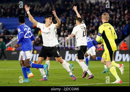 Aktenfoto vom 10-03-2022 von Nayef Aguerd (zweiter links), der West Ham United aus Rennes einen Fünfjahresvertrag unterzeichnet hat. Ausgabedatum: Montag, 20. Juni 2022. Stockfoto