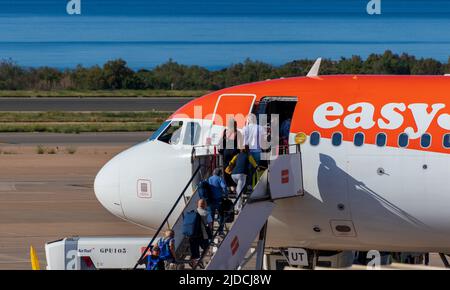Passagiere an Bord eines Easyjet-Fluges am Flughafen Almeria Stockfoto