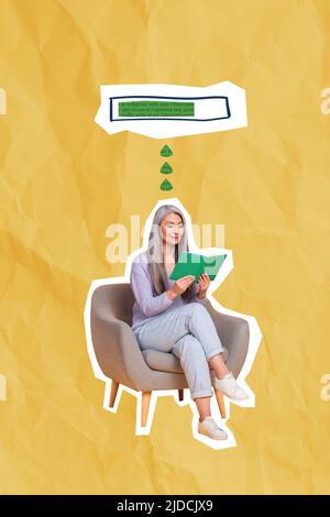 Kreative Collage Kunstwerk der Rentnerin lesen Enzyklopädie herunterladen nützliche Daten laden Gehirn Batterie Bildung Konzept Stockfoto