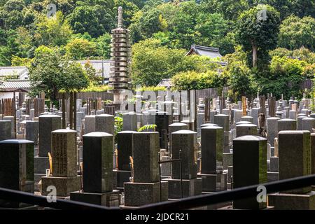 Sotogahama,Aomori,Japan,Asien - 3. September 2019 : Alte Gräber auf dem buddhistischen Friedhof von Gikeiji Stockfoto