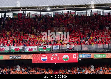 ROTTERDAM, NIEDERLANDE - 14. JUNI 2022: Fans während der League A 2022 Nations League am 14.. Juni 2022 im Feyenoord Stadium, Rotterdam. (Bild von John Smith/FAW) Stockfoto