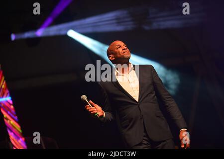 MIRAMAR, FL - 18. JUNI: Donnie McClurkin spielt live auf der Bühne während des Gospelfestes 2022 von A. Curtis Farrow im Miramar Regional Park Ampitheater am 18. Juni 2022 in Miramar, Florida. (Foto von JL/Sipa USA) Stockfoto