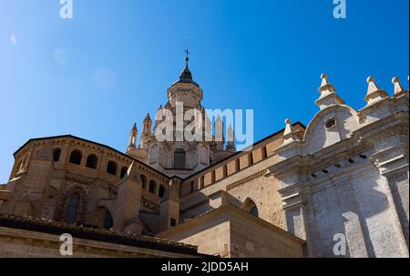 Kuppelturm der alten Kathedrale Santa Maria de Huerta in Tarazona Stockfoto