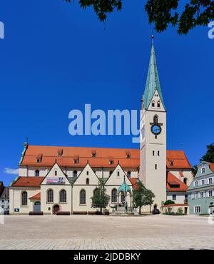 Kirche St. Mang in der historischen Altstadt von Kempten in Allgäu, Bayern, Deutschland, 11. Juni 2022. Stockfoto