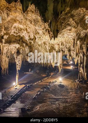 Tham Khao bin Höhle in Ratchaburi, Thailand Stockfoto