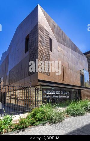 Moderne Architektur des Musée de Cluny (Nationalmuseum des Mittelalters) in der Rue du Sommerard, Paris 5, Frankreich. Stockfoto