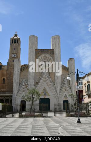 Ein Platz von Gallipoli, ein altes Dorf in der Provinz Lecce in Italien. Stockfoto