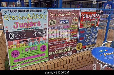 Poster im Marcos Cafe, Barry Island, Promenade, Barry, Vale of Glamorgan, Wales, CF62 5TQ Stockfoto