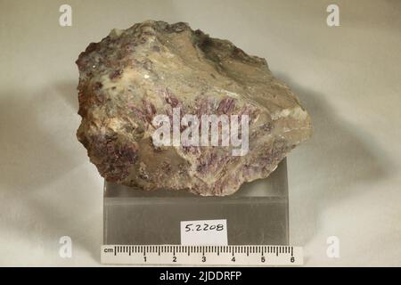 Diaspore. Mineralien. Europa; Slowakei; Banská Štiavnica; Banská Belá; [ehemals Schemnitz, Dilln oder Bélabánya; Ungarn] Stockfoto