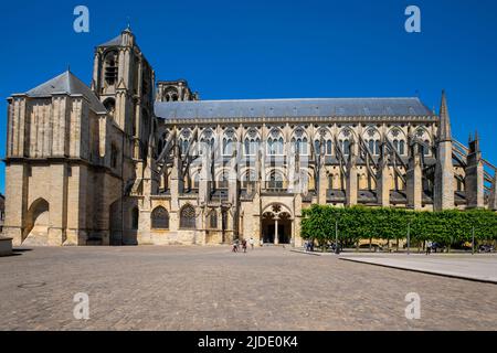 Die Kathedrale von St Etienne oder die Kathedrale von Bourges ist ein großartiges Beispiel gotischer Architektur mit einer wunderschönen Dekoration. Department Cher, Centre-Val de Lo Stockfoto