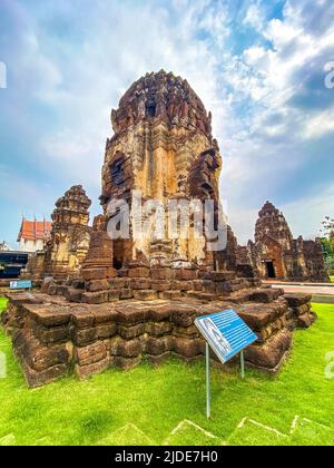 Wat Kampaeng Laeng oder Wat Kamphaeng Laeng alter Ruinentempel in Phetchaburi, Thailand Stockfoto