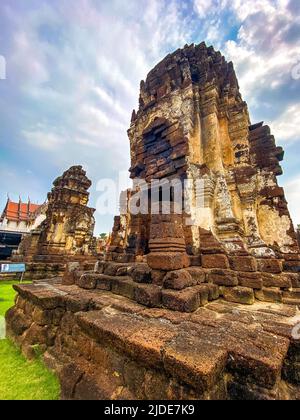 Wat Kampaeng Laeng oder Wat Kamphaeng Laeng alter Ruinentempel in Phetchaburi, Thailand Stockfoto