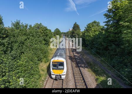 Westcliff on Sea, Großbritannien. 20.. Juni 2022. Westcliff on Sea Station, Teil der Essex Thameside Line und im Besitz von Trenitalia c2c Ltd. Nach einer Abstimmung über die Mitglieder der National Union of Rail, Maritime and Transport Workers (GMT) könnte der Bahnhof wegen Streiks im gesamten britischen Schienennetz für drei Tage geschlossen werden. Penelope Barritt/Alamy Live News Stockfoto