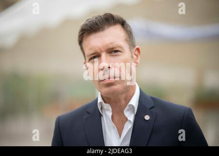 Paris, Frankreich, 20. Juni 2022, Parteimitglied der La Republique en Marche (LREM) und französischer Abgeordneter für den Wahlkreis 5. für französische Einwohner im Ausland, Stephane Vojetta, trifft am 20. Juni 2022, einen Tag nach den Parlamentswahlen, in der französischen Nationalversammlung (Assemblee Nationale) in Paris ein. Foto von ELIOT BLONDT /ABACAPRESS.COM Stockfoto