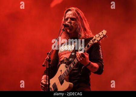 Kopenhagen, Dänemark. 18., Juni 2022. Die schwedische Heavy-Metal-Band Bombus spielt ein Live-Konzert während des dänischen Heavy-Metal-Festivals Copenhell 2022.(Foto: Gonzales Photo - Peter Troest). Stockfoto