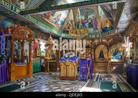 Kirche im Inneren in wundersamen Quelle von St. Anna im Kloster von St. Nikolaus Kloster. Onyschkiwzi, Westukraine. Stockfoto