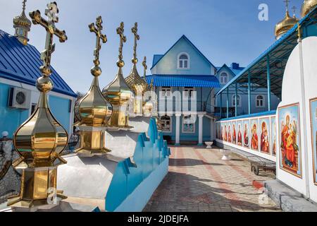 Im Freien Ikonostase in wundersame Quelle von St. Anna im Kloster von St. Nikolaus Kloster. Onyschkiwzi, Westukraine. Stockfoto