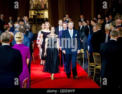 2022-06-20 18:59:40 DEN HAAG - Königin Maxima, Kronprinzessin Mary von Dänemark, Kronprinz Frederik und König Willem-Alexander (von links nach rechts) vor einem Abendessen in der Grote Kerk anlässlich des zweitägigen Handelsbesuchs der Dänen in die Niederlande. Das dänische Kronprinzenpaar leitete eine Handelsdelegation, die sich auf die Energiewende und das digitale Gesundheitswesen konzentrierte. ANP SEM VAN DER WAL niederlande Out - belgien Out Stockfoto