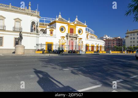 Die Außenfassade Der Stierkampfarena Maestranza In Sevilla Spanien Stockfoto