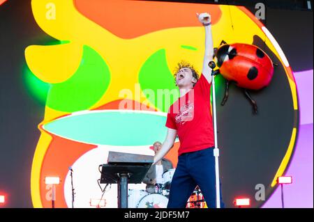 Manchester, Usa. 19.. Juni 2022. Chase Lawrence und Ryan Winnen von Coin spielen am 4. Tag des 2022 Bonnaroo Music & Arts Festivals am 19. Juni 2022 in Manchester, Tennessee. Foto: Darren Eagles/imageSPACE /Sipa USA Kredit: SIPA USA/Alamy Live News Stockfoto