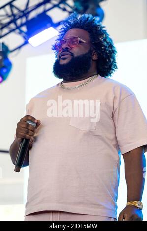 Manchester, Usa. 19.. Juni 2022. Bas tritt am 4. Tag des 2022 Bonnaroo Music & Arts Festivals am 19. Juni 2022 in Manchester, Tennessee, auf. Foto: Darren Eagles/imageSPACE /Sipa USA Kredit: SIPA USA/Alamy Live News Stockfoto