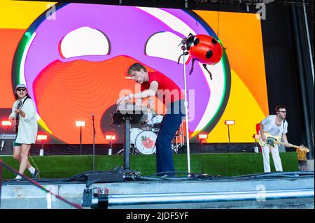 Chase Lawrence, Ryan Winnen, Joe Memmel und Matt Martin von Coin treten am 4. Tag des 2022 Bonnaroo Music & Arts Festivals am 19. Juni 2022 in Manchester, Tennessee, auf. Foto: Darren Eagles/imageSPACE /Sipa USA Kredit: SIPA USA/Alamy Live News Stockfoto