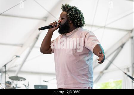 Manchester, Usa. 19.. Juni 2022. Bas tritt am 4. Tag des 2022 Bonnaroo Music & Arts Festivals am 19. Juni 2022 in Manchester, Tennessee, auf. Foto: Darren Eagles/imageSPACE /Sipa USA Kredit: SIPA USA/Alamy Live News Stockfoto